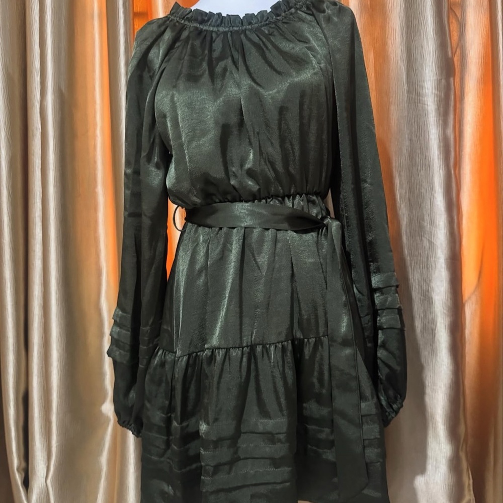 Green Ruffled Tiered Long Sleeve Cocktail Dress